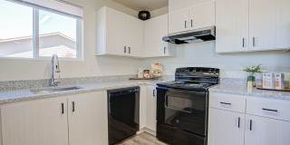 Country Living with Modern Flair: Wake up to the sounds of nature, Live Minutes from Everything Gallery 31