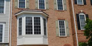 Beautiful Luxury TH with Deck & Patio! Gallery 1
