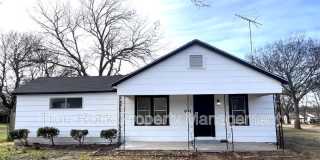 631 N Hickory Ave Gallery 1