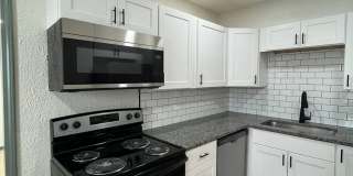 Beautifully Renovated 3BR Home with Modern Finishes & Spacious Living Areas Gallery 8