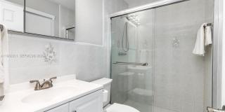 21320 NE 25th Court Gallery 19