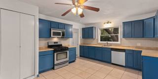 Live Close to Campus! 4 Bed/2 Bath Available for August 2026 Move-in! Gallery 7