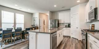Beautiful Modern 2 story home! Gallery 12