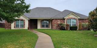 EVERGREEEN ESTATES WITH 2 MASTER SUITES! EVERGREEEN ESTATES WITH 2 MASTER SUITES! Gallery 1
