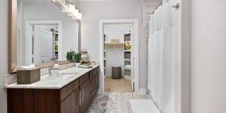 Everleigh Lakeline 60+ Active Adult Apartment Homes Gallery 12