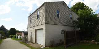 2-Bedroom, 1-Bath Single-Family Home with Integral Garage and Renovated Interior for Rent Gallery 24