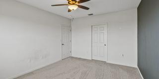 For Rent: Lakefront 4-Bedroom 2-Bathroom Home in Lakeside Palms Gallery 19