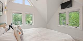 111 S Sixth Street Gallery 45