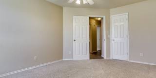 Lone Oak Ridge + Gated Community + 4 beds/2.5 Baths + Storm Shelter + Deer Creek Schools Gallery 31