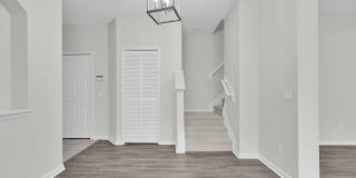 Bright and Spacious Townhome in Gate Community Gallery 13
