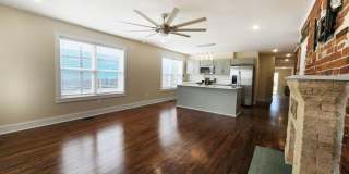 2529 E Admiral Pl - D Gallery 6