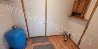 Cozy 3 bd House in Oregon City with Garage, Storage, & W/D Hookups! Gallery 12