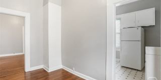 1023 W 37th Street Gallery 26