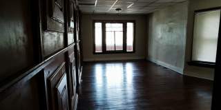 1901 Seneca St Gallery 12