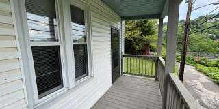 Beautiful and Spacious 3 Bedroom Home In West End Gallery 5