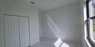 306 NE 10th Ter Gallery 18