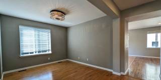 Spacious 2700+ sq.ft House in Logan Park neighborhood Gallery 3