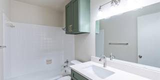 Remodeled townhouse - Available now! Gallery 21