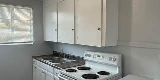 1024/1026 W 8th St. Gallery 11