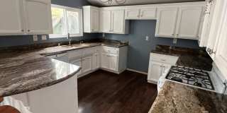 Newbury Park - Three bedroom, bonus room (could be 4th bedroom, 2.5 bathrooms Gallery 5