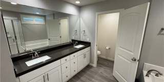 501 Villa Way Gallery 20