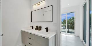 1220 NE 15th Avenue Gallery 22