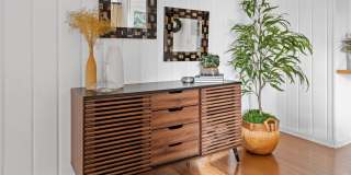 511 South G St. Gallery 11