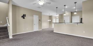 Charming 3-Bed Townhome in Prime Richmond Hill Location! Gallery 21