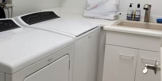 Short term ONLY luxury 2/2 condo in the heart of downtown Sarasota Gallery 24