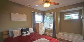Beautifully Renovated Craftsman with Private Yard & Guest Suite in Prime Bankers Hill Gallery 15