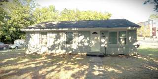 Freshly painted, updated 3 bed, 1 bath Ranch on a fully fenced corner lot, Minutes to Uptown Gallery 1