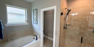 Gated Community with community pond.... Minutes to Barksdale Air Force Base... Gallery 14