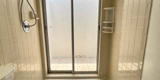 Annual unfurnished nicely renovated 2/2 villa near the Ringling Museum Gallery 15
