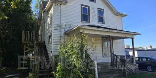 437 1/2 Riehl Street Gallery 19