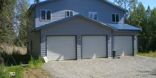 3BR, 2.5BA home with 3 car garage with lake access Gallery 1