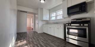 Large 2 Bedroom Home with a Garage Gallery 5