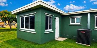 2350 NW 12th Ct Gallery 19