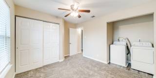 Oaks at Medical Center Gallery 25