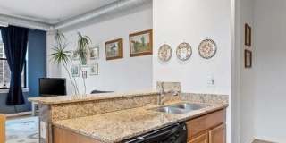 950 W Leland Avenue, Gallery 7