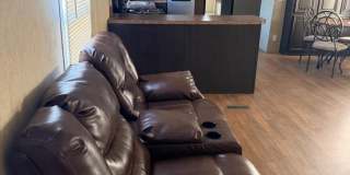 815 W 40th St Gallery 1