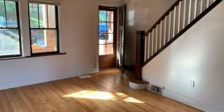 Charming Townhouse in a Beautiful Neighborhood Gallery 6