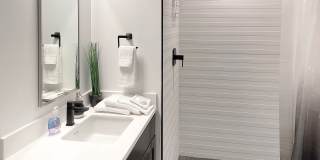 725 W Pratt Gallery 137