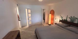 2733 S Oakland Forest Drive Gallery 11