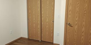 Three bedroom corner unit with balcony! Gallery 4
