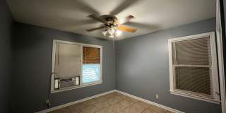 2 bedroom 1 Bath Central City Gallery 9