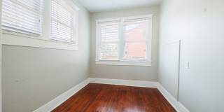 AVAILABLE AUGUST: Prime Location - 3 BR / 1 BA home located in Downtown and Walk to UT Gallery 29