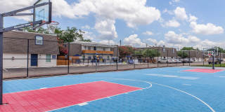 The Lynx Apartments and Townhomes Gallery 3