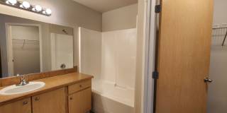 Pebble Creek Village Apartments Gallery 20