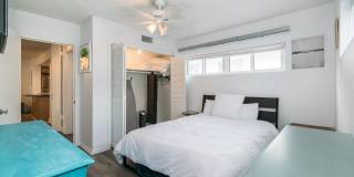 1632 STRAND Street Gallery 11