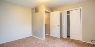 Beautiful and Spacious Townhomes near IU Campus Gallery 9